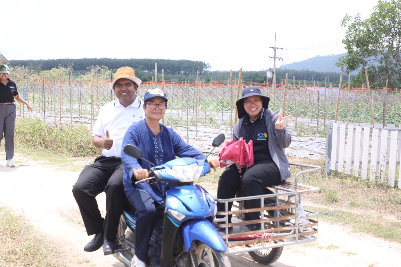 title - ส.ป.ก. ส่งมอบโครงการ “โครงการนำร่องระบบสูบน้ำ พลังงานแสงอาทิตย์เพื่อการเกษตรในเขตปฏิรูปที่ดิน” (Pilot Solar Pumping System for Agiculture in ALRO Area)